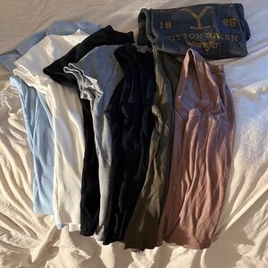 tank top:black,green,mauve 
short sleeve:white,baby blue,gray,black,Yellowstone